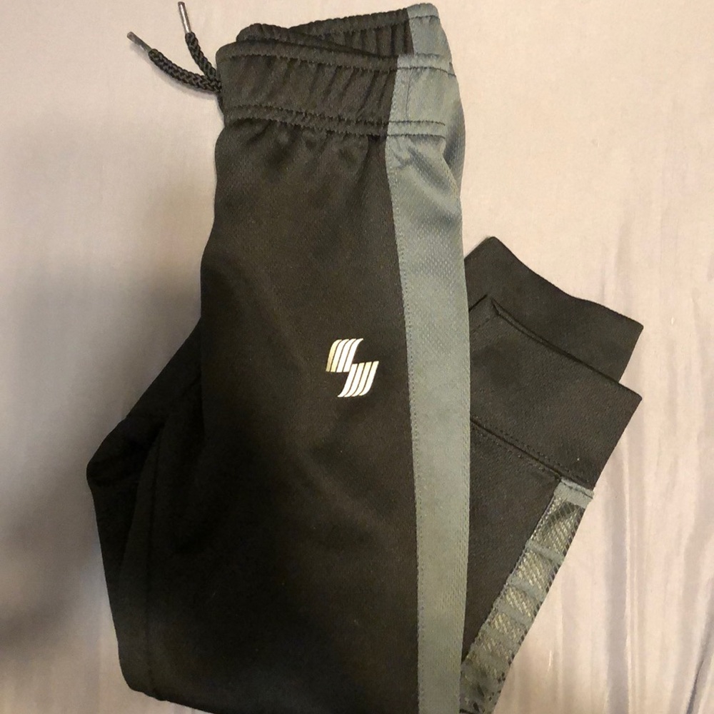 Athletic pants